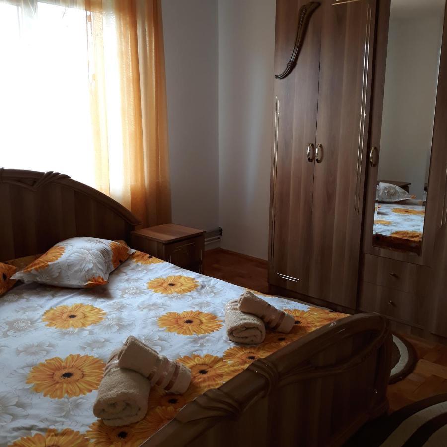 Pensiunea Covaciu Ваду Изей Екстериор снимка
